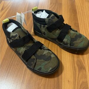 Camo Green Black Boys Velcro Sneakers 11C NEW Old Navy